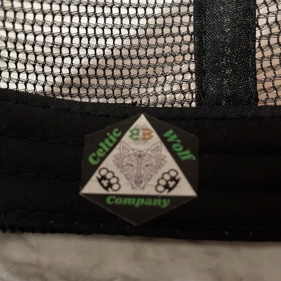 CUSTOM DESIGNED ITALIAN FLAG UNISEX TRUCKER HAT. - Picture 6 of 6